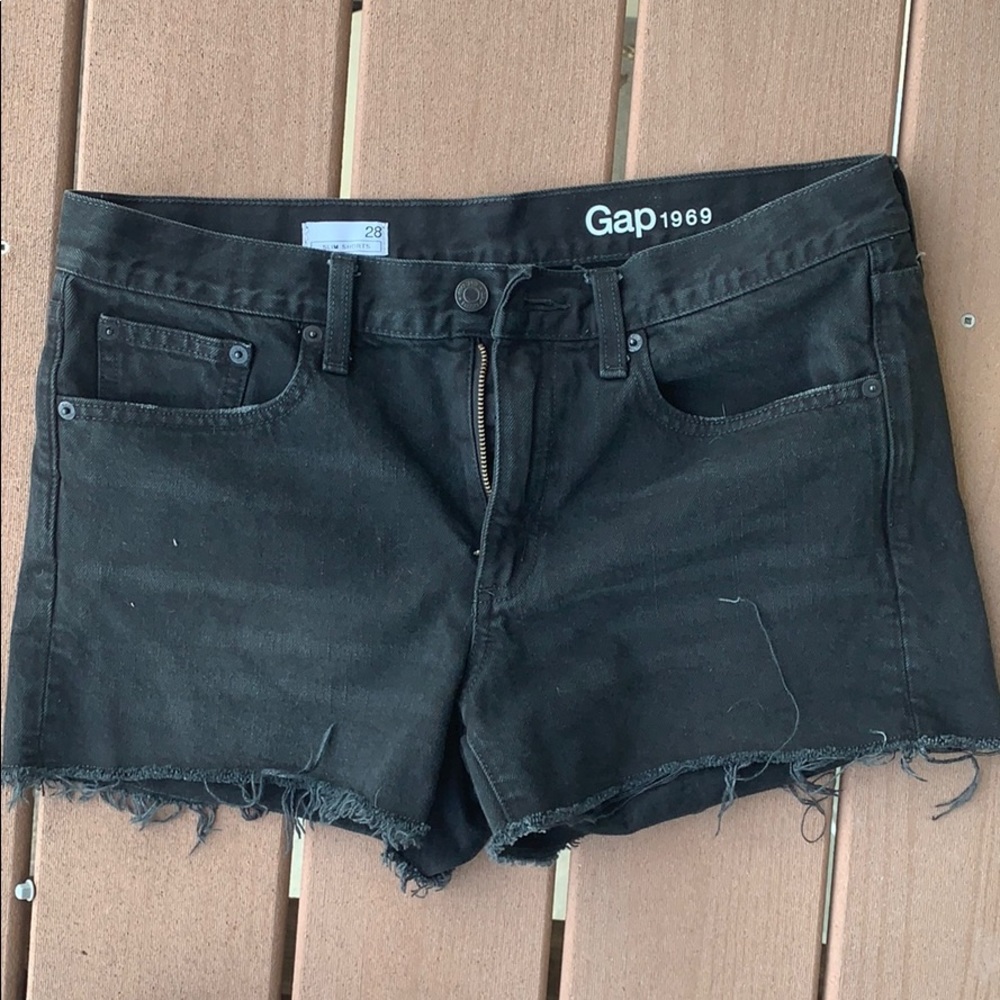 GAP • Black Jean Shorts Size 28